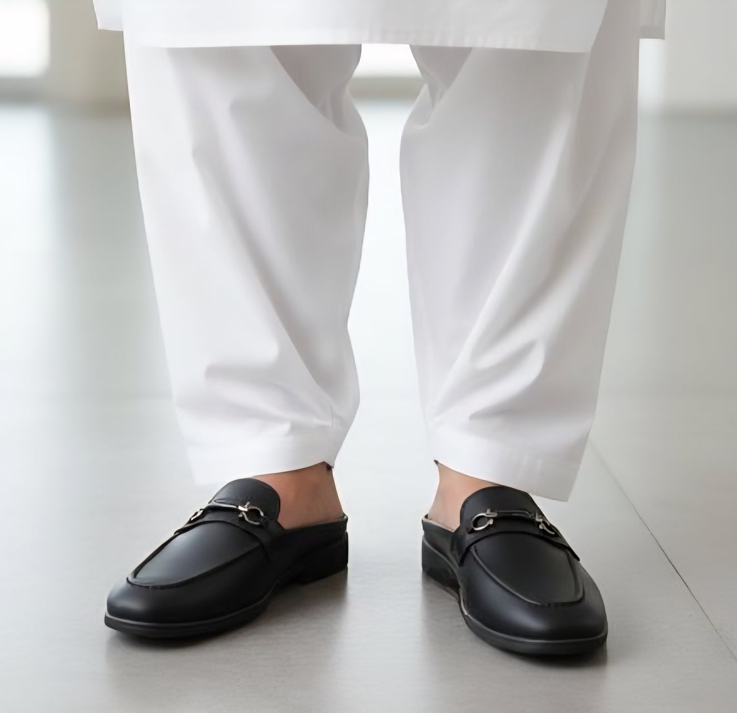 MIB PURE BLACK LEATHER MEDICATED HANDMADE MULE